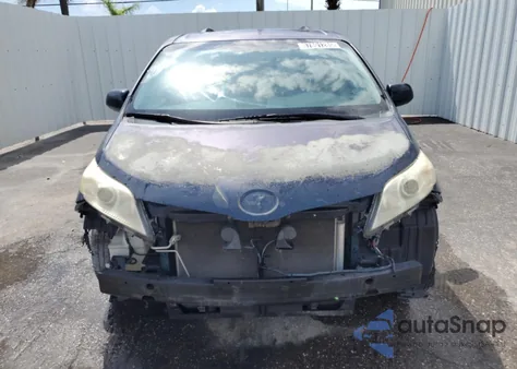 2011 Toyota Sienna Sport z USA, uszkodzony, nr VIN 5TDXK3DC4BS032979